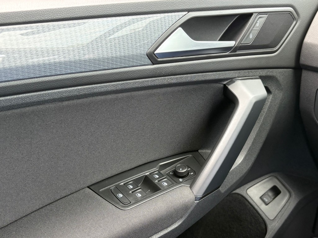 Volkswagen Tiguan 1.5 TSI ACT. FACELIFT LED DIGITALE-SCHERM NAVI CARPLAY CAMERA AIRCO LMV PDC 52675966-17.jpg | VSB Autos
