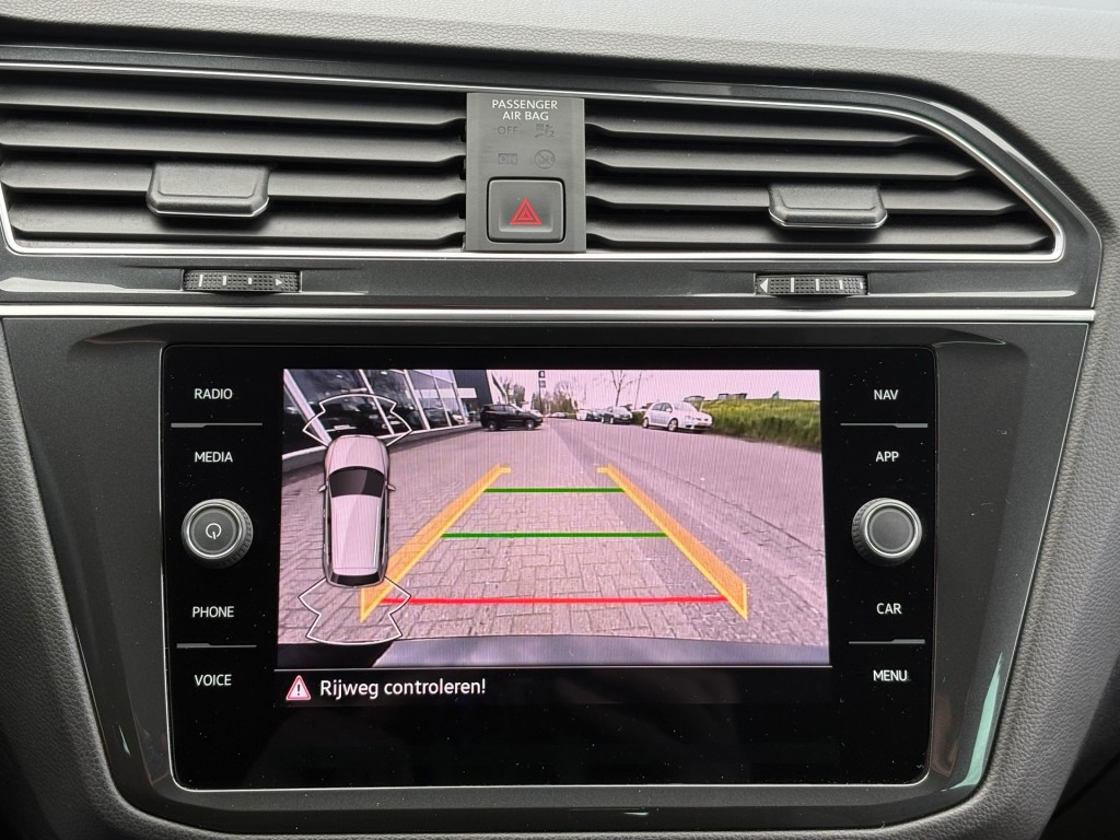 Volkswagen Tiguan 1.5 TSI ACT. FACELIFT LED DIGITALE-SCHERM NAVI CARPLAY CAMERA AIRCO LMV PDC 52675966-7.jpg | VSB Autos